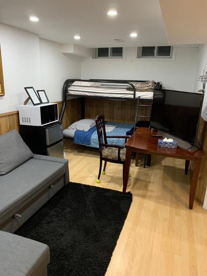 ホテル Big Oasis Studio Near Airport Yyz トロント エクステリア 写真