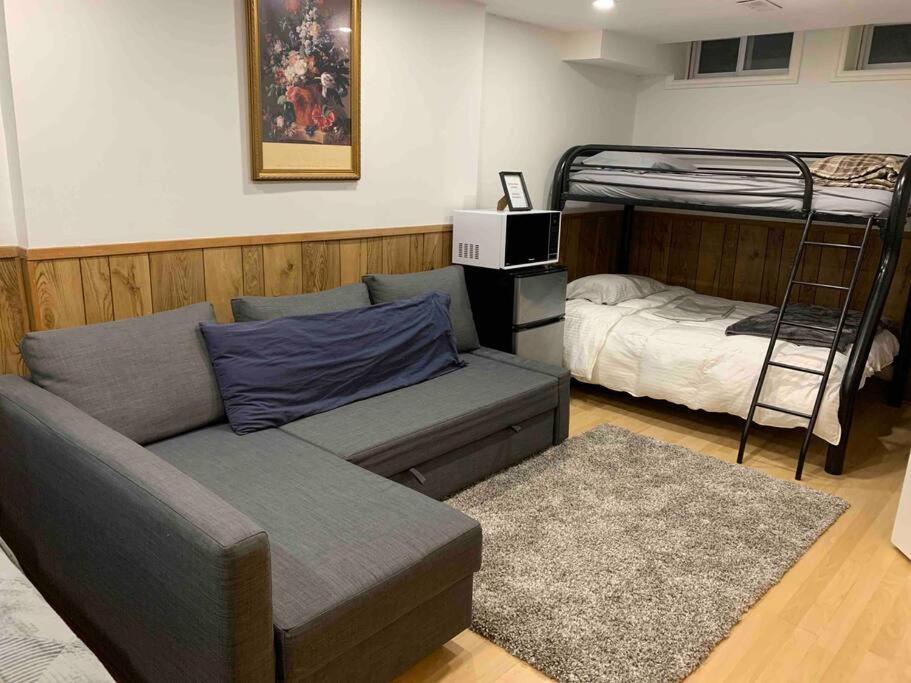 ホテル Big Oasis Studio Near Airport Yyz トロント エクステリア 写真