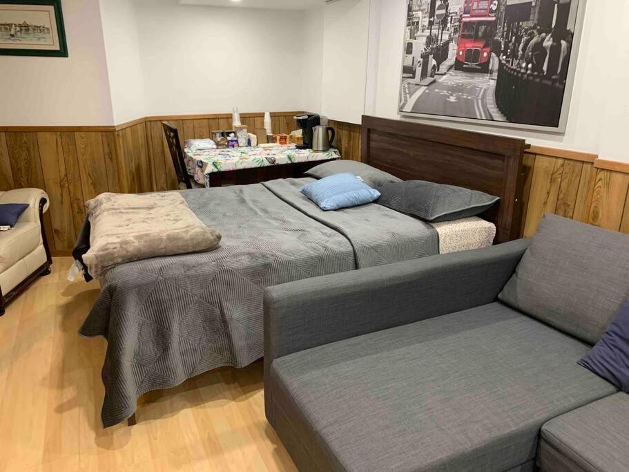 ホテル Big Oasis Studio Near Airport Yyz トロント エクステリア 写真