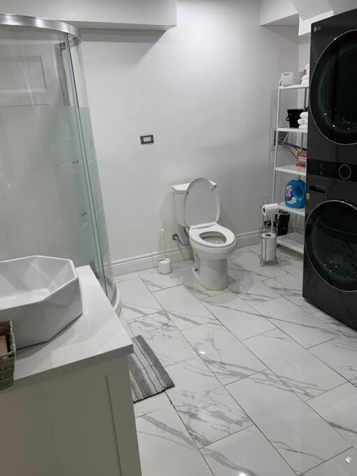 ホテル Big Oasis Studio Near Airport Yyz トロント エクステリア 写真