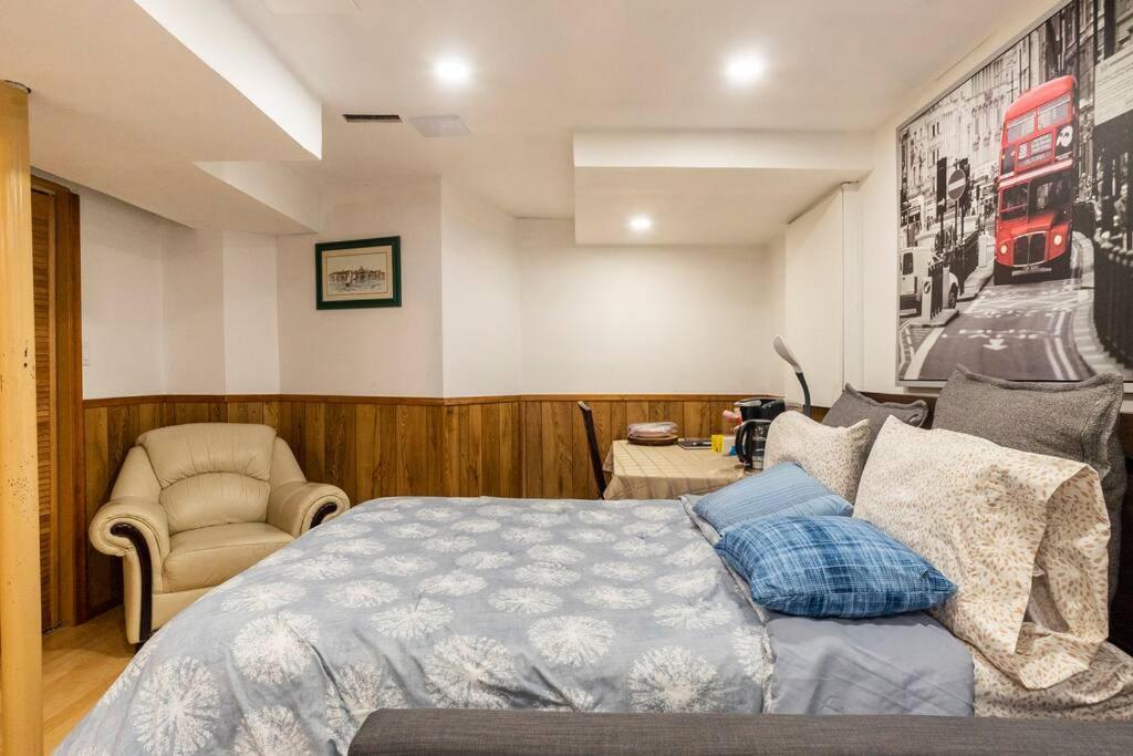 ホテル Big Oasis Studio Near Airport Yyz トロント エクステリア 写真